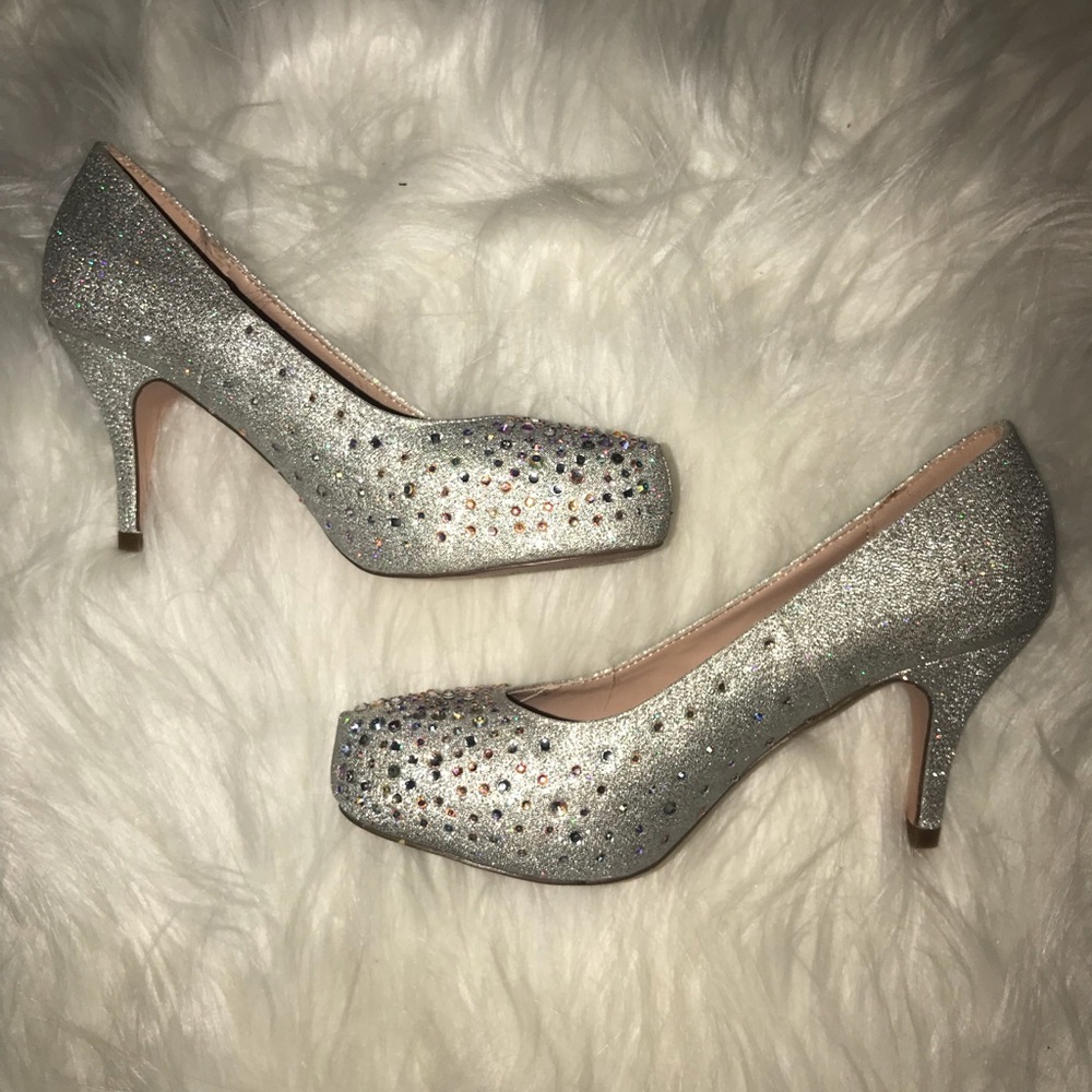 Heels - Picture 3 of 6